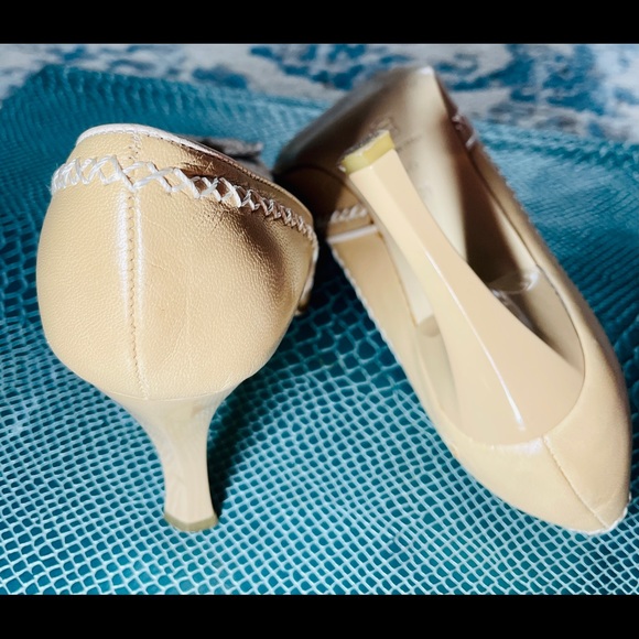 Via Spiga peep toe leather heels, cream size 6 - Picture 5 of 10